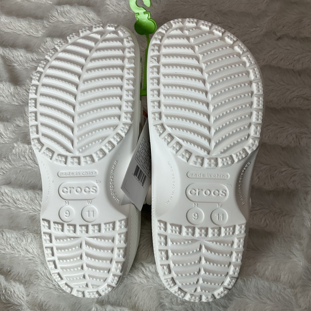 Crocs Classic Clog  White Mens Size 9 Womens Size 11 Slip On Comfort Lightweight - Picture 6 of 9